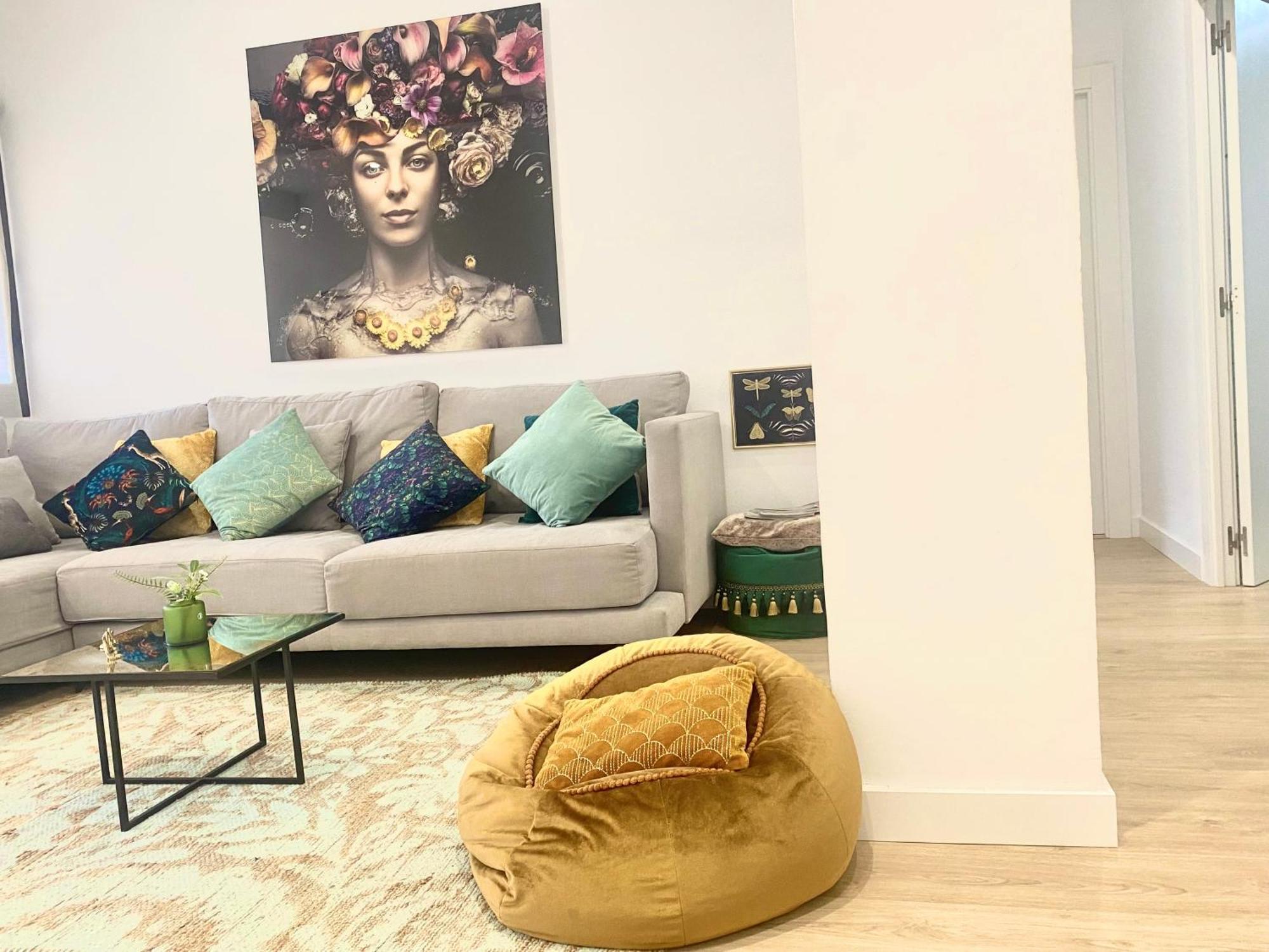 Barcelona Chic Apartments- Free Parking - 10 Min From Bcn City Centre By Metro Luaran gambar